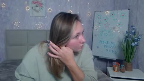 Snapshot of sallyverda chatting on 11, 11, 2025 Sally online show from 11, 11, 2025