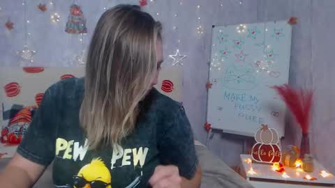 Snapshot of sallyverda chatting on 13, 11, 2025 Sally online show from 13, 11, 2025