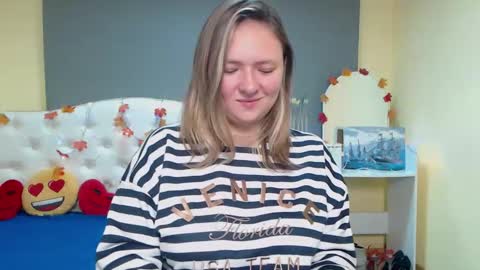 Snapshot of sallyverda chatting on 14, 11, 2025 Sally online show from 14, 11, 2025