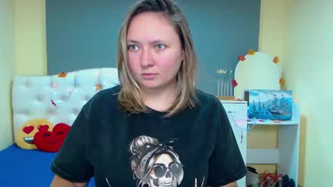 Snapshot of sallyverda chatting on 18, 11, 2025 Sally online show from 18, 11, 2025