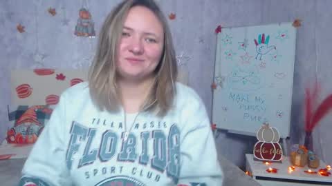 Snapshot of sallyverda chatting on 19, 11, 2025 Sally online show from 19, 11, 2025