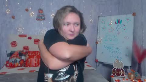 Snapshot of sallyverda chatting on 26, 11, 2025 Sally online show from 26, 11, 2025