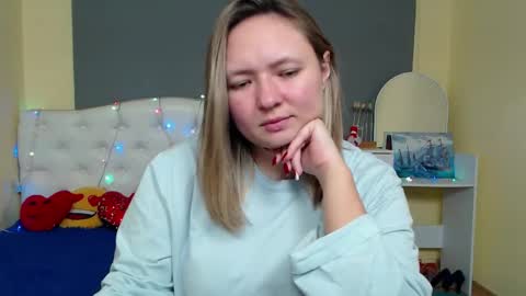 Snapshot of sallyverda chatting on 3, 12, 2025 Sally online show from 3, 12, 2025