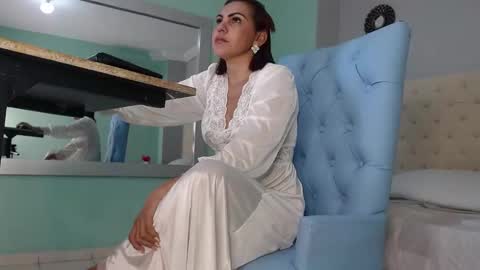 Snapshot of salome_aguilar chatting on 17, 9, 2025 Isabel online show from 17, 9, 2025