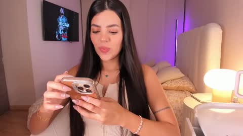 Snapshot of salomee_11 chatting on 1, 10, 2025 salo online show from 1, 10, 2025