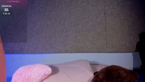 Salome Ferreira online show from 10, 11, 2025