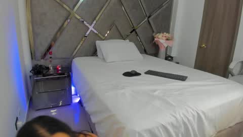 Salomme Cruz online show from 15, 4, 2026