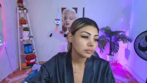 Snapshot of saloomee__ chatting on 19, 11, 2025 SALOME online show from 19, 11, 2025