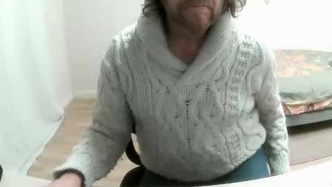 Snapshot of saltimbanquier chatting on 10, 2, 2025 Saltimbanquier Salt ou Banquier online show from 10, 2, 2025
