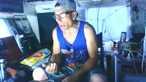 Snapshot of saltwaterweapon chatting on 26, 10, 2025 saltwaterweapon online show from 26, 10, 2025