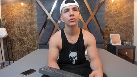 Snapshot of salvatore_damore chatting on 8, 1, 2025 SALVATORE online show from 8, 1, 2025