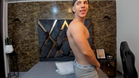 Snapshot of salvatore_damore chatting on 9, 1, 2025 SALVATORE online show from 9, 1, 2025