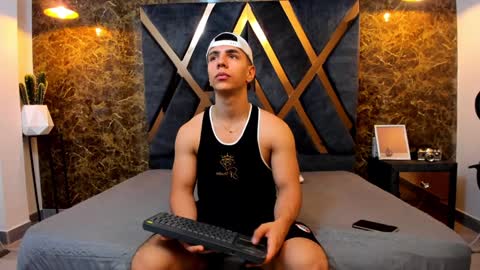 Snapshot of salvatore_damore chatting on 16, 1, 2025 SALVATORE online show from 16, 1, 2025