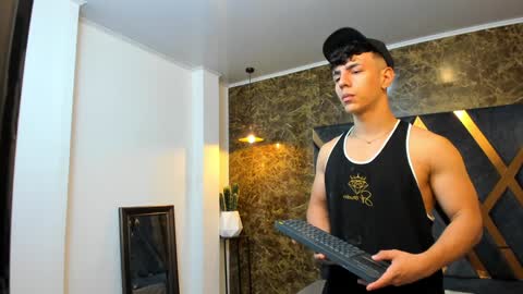 Snapshot of salvatore_damore chatting on 20, 1, 2025 SALVATORE online show from 20, 1, 2025