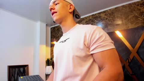 Snapshot of salvatore_damore chatting on 27, 1, 2025 SALVATORE online show from 27, 1, 2025