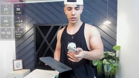 Snapshot of salvatore_damore chatting on 5, 2, 2025 SALVATORE online show from 5, 2, 2025