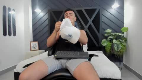 Snapshot of salvatore_damore chatting on 10, 2, 2025 SALVATORE online show from 10, 2, 2025