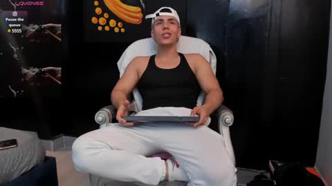 Snapshot of salvatore_damore chatting on 27, 2, 2025 SALVATORE online show from 27, 2, 2025