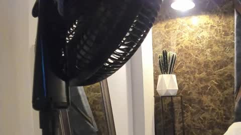 Snapshot of salvatore_damore chatting on 5, 3, 2025 SALVATORE online show from 5, 3, 2025