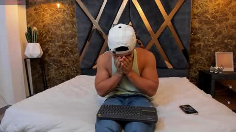 Snapshot of salvatore_damore chatting on 6, 3, 2025 SALVATORE online show from 6, 3, 2025