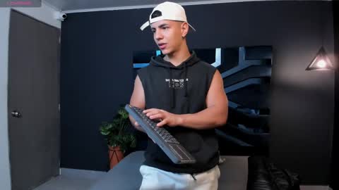 Snapshot of salvatore_damore chatting on 10, 3, 2025 SALVATORE online show from 10, 3, 2025