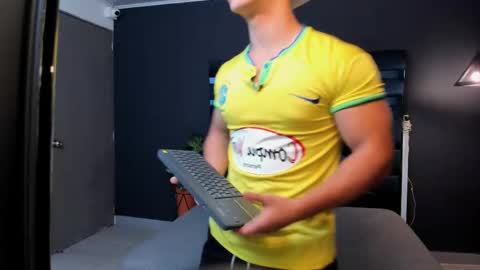 Snapshot of salvatore_damore chatting on 11, 3, 2025 SALVATORE online show from 11, 3, 2025