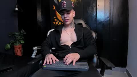 Snapshot of salvatore_damore chatting on 14, 10, 2025 SALVATORE online show from 14, 10, 2025