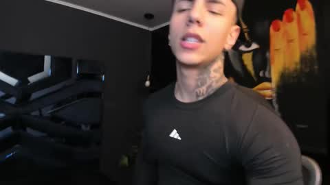 Snapshot of salvatore_damore chatting on 16, 10, 2025 SALVATORE online show from 16, 10, 2025