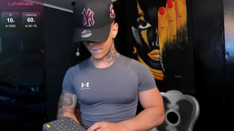 Snapshot of salvatore_damore chatting on 27, 10, 2025 SALVATORE online show from 27, 10, 2025