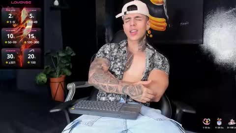 Snapshot of salvatore_damore chatting on 13, 11, 2025 SALVATORE online show from 13, 11, 2025