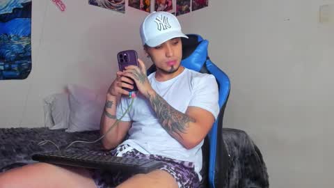   online show from 1, 12, 2025