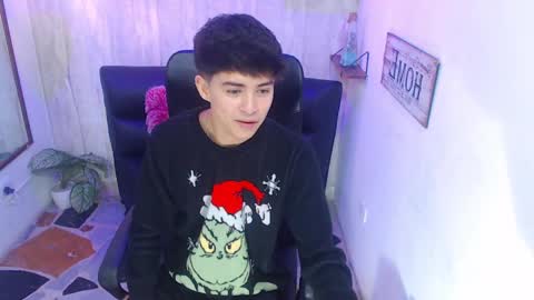 Snapshot of sam_daves chatting on 1, 2, 2025 Sam online show from 1, 2, 2025