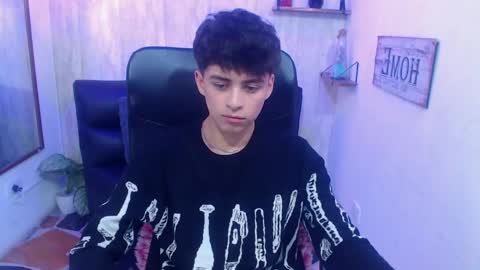 Snapshot of sam_daves chatting on 4, 2, 2025 Sam online show from 4, 2, 2025