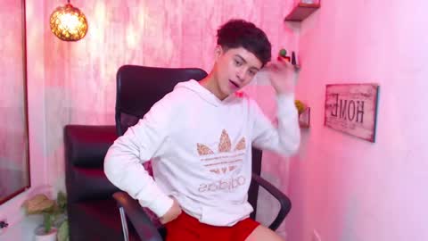 Snapshot of sam_daves chatting on 8, 3, 2025 Sam online show from 8, 3, 2025