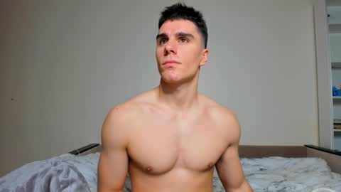 Snapshot of sam_huston18 chatting on 26, 1, 2025 BACK IN 2 WEEKS online show from 26, 1, 2025