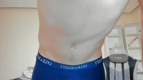 Snapshot of sam_huston18 chatting on 18, 2, 2025 BACK IN 2 WEEKS online show from 18, 2, 2025