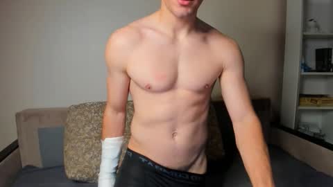 Snapshot of sam_huston18 chatting on 9, 10, 2025 BACK IN 2 WEEKS online show from 9, 10, 2025