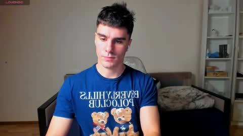 Snapshot of sam_huston18 chatting on 25, 11, 2025 BACK IN 2 WEEKS online show from 25, 11, 2025