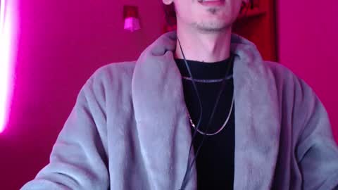 Snapshot of sam_skywalker chatting on 8, 10, 2025 sam_skywalker online show from 8, 10, 2025