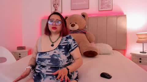 Snapshot of sam_von_tess chatting on 22, 10, 2025 Samantha online show from 22, 10, 2025