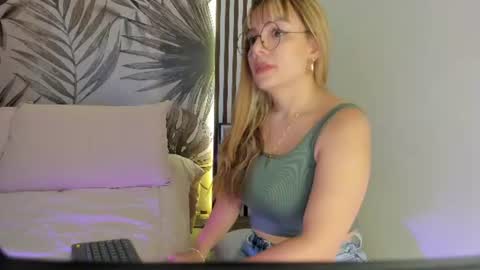 Snapshot of samaantha_white_ chatting on 16, 6, 2026 Samaantha online show from 16, 6, 2026