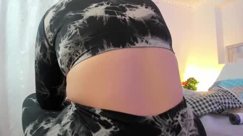 Snapshot of samanta_roberts1 chatting on 23, 10, 2025 Samanta online show from 23, 10, 2025