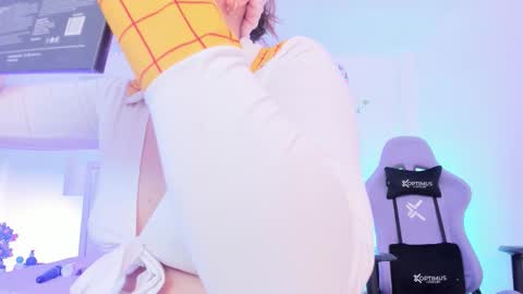 Snapshot of samanta_roberts1 chatting on 1, 11, 2025 Samanta online show from 1, 11, 2025