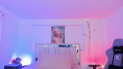 Snapshot of samanta_roberts1 chatting on 13, 11, 2025 Samanta online show from 13, 11, 2025