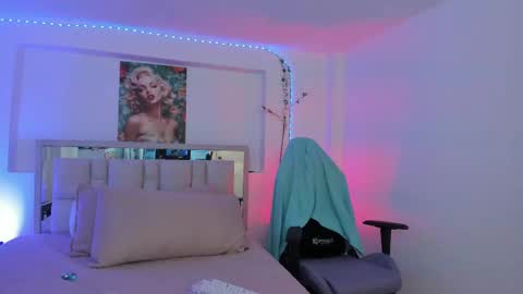 Snapshot of samanta_roberts1 chatting on 19, 11, 2025 Samanta online show from 19, 11, 2025