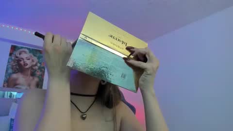 Snapshot of samanta_roberts1 chatting on 1, 12, 2025 Samanta online show from 1, 12, 2025