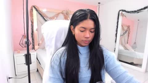 Snapshot of samantaa_shy chatting on 23, 12, 2025 sam online show from 23, 12, 2025