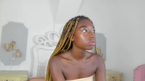 Snapshot of samantamarquez chatting on 2, 2, 2025 Samanta online show from 2, 2, 2025