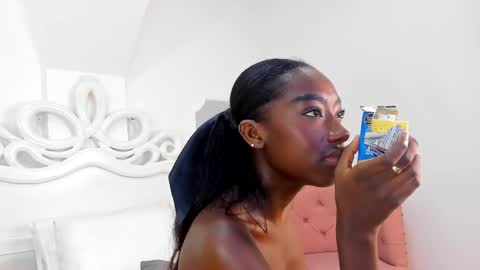 Snapshot of samantamarquez chatting on 17, 2, 2025 Samanta online show from 17, 2, 2025