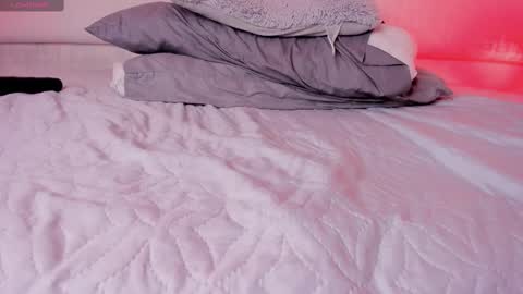 Samantha Beckham online show from 14, 2, 2025